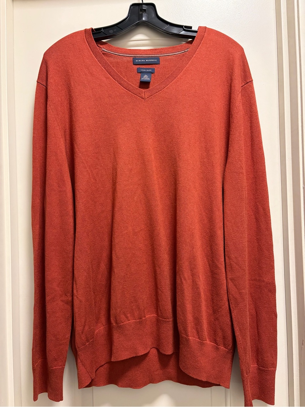 Banana Republic Luxury Blend V-Neck Silk Cotton Sweater Men’s XL Rust/Terracotta